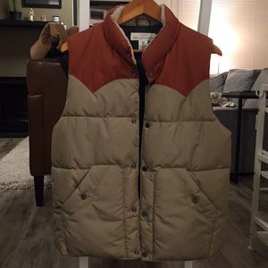 Men’s Puffed Vest with Wool Neck Lining